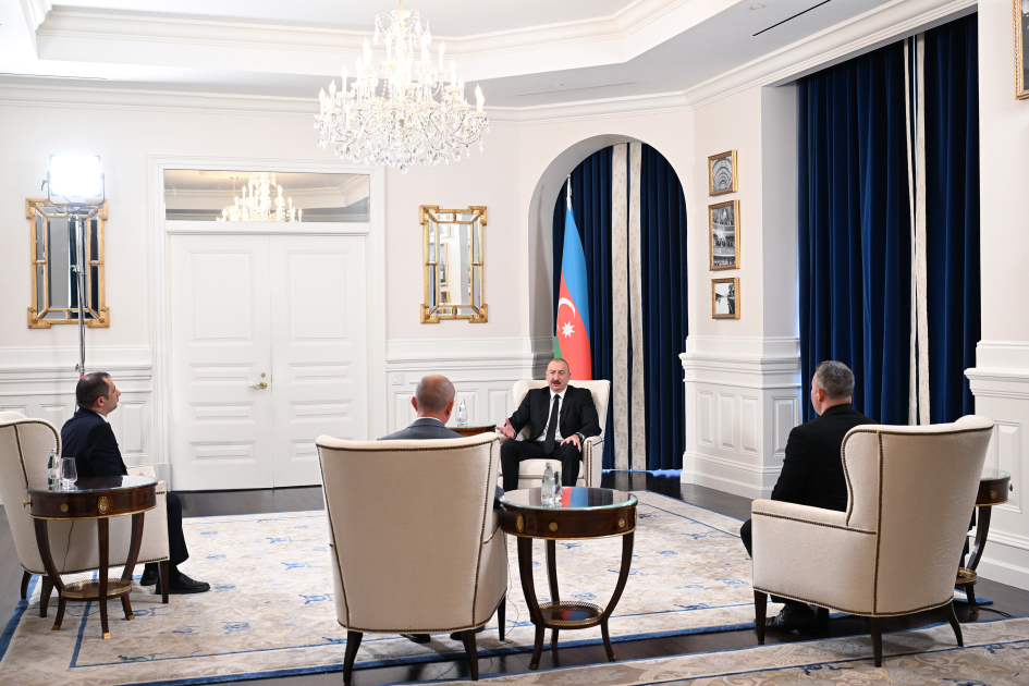 President Ilham Aliyev gives interview to Azerbaijani media representatives in Washington (PHOTO/VIDEO)