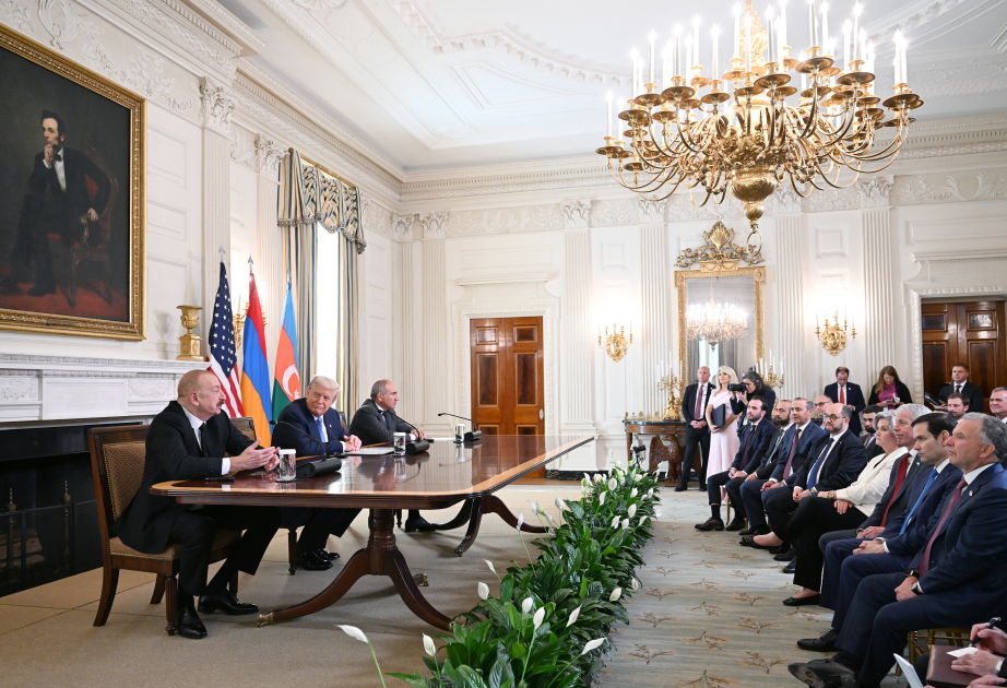 Prime Minister of Armenia Nikol Pashinyan makes press statement at White House (VIDEO)