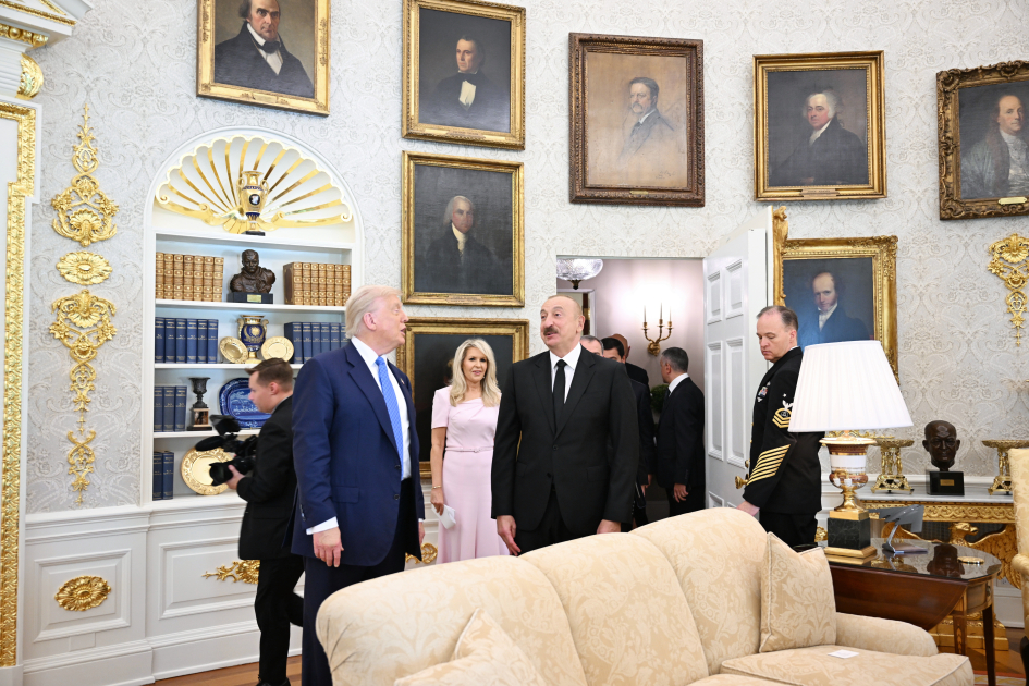 President Ilham Aliyev arrives at White House (PHOTO/VIDEO)