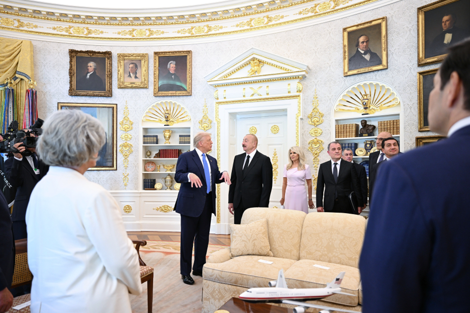 President Ilham Aliyev arrives at White House (PHOTO/VIDEO)