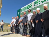 Bosnian defense minister warns of dangers in forgetting crimes (PHOTO)