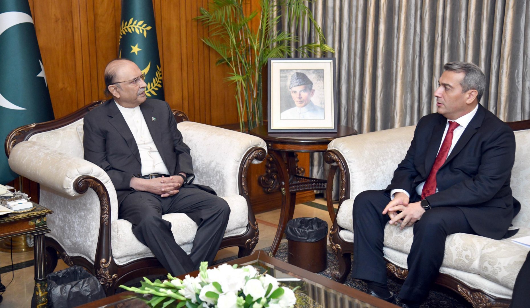 Pakistan, Azerbaijan explore closer co-op in economy and connectivity