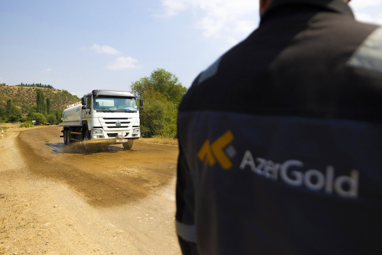 AzerGold CJSC implements environmental initiative aimed at dust control on haul routes (PHOTO)