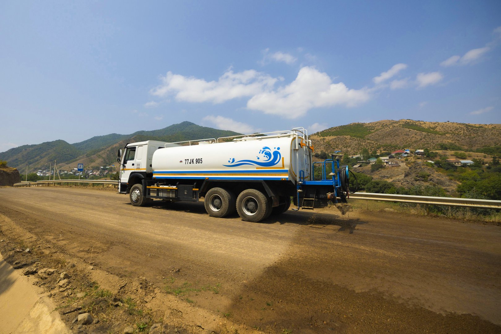 AzerGold CJSC implements environmental initiative aimed at dust control on haul routes (PHOTO)