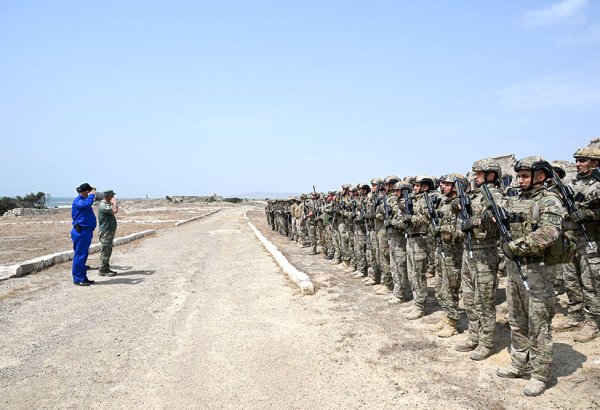 Azerbaijan's Navy holds live-fire tactical exercise with defense minister's tasks (PHOTO)
