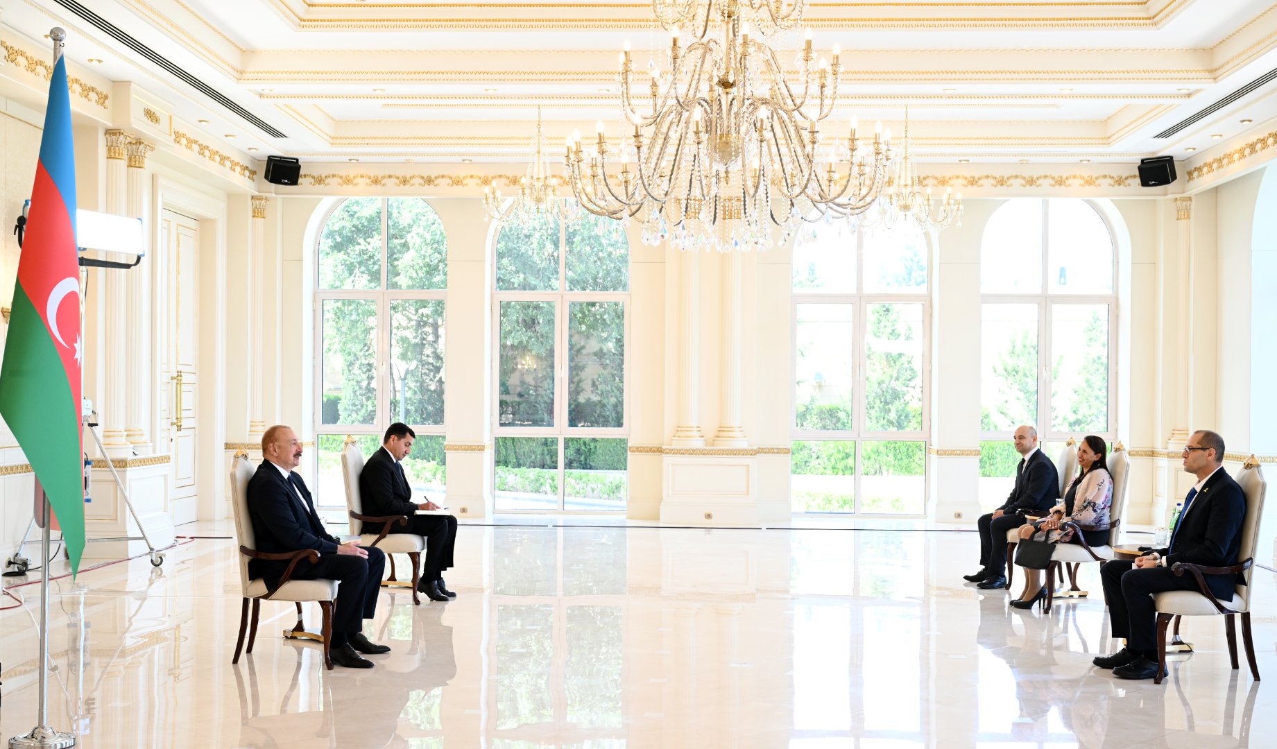 President Ilham Aliyev receives credentials of Israel’s newly appointed ambassador (PHOTO/VIDEO)