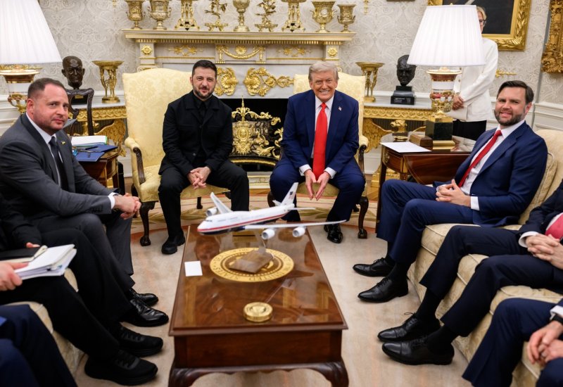 Trump and Zelenskyy begin talks at Mar-a-Lago