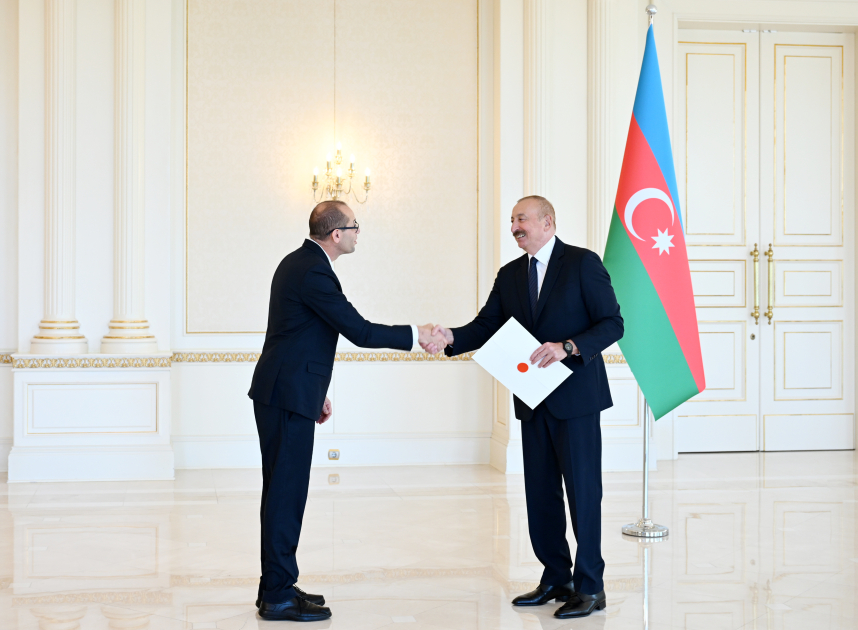 President Ilham Aliyev receives credentials of Israel’s newly appointed ambassador (PHOTO/VIDEO)