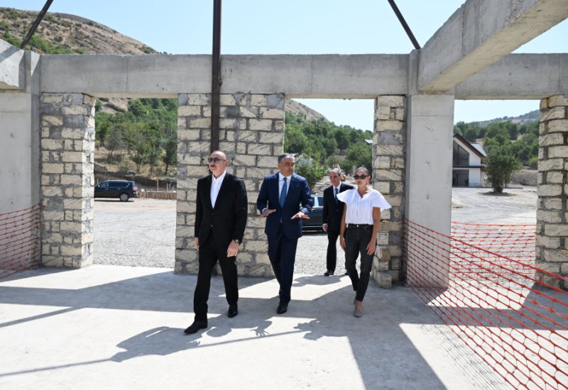 President Ilham Aliyev and First Lady Mehriban Aliyeva inspect construction of Hajikend recreation complex (PHOTO)
