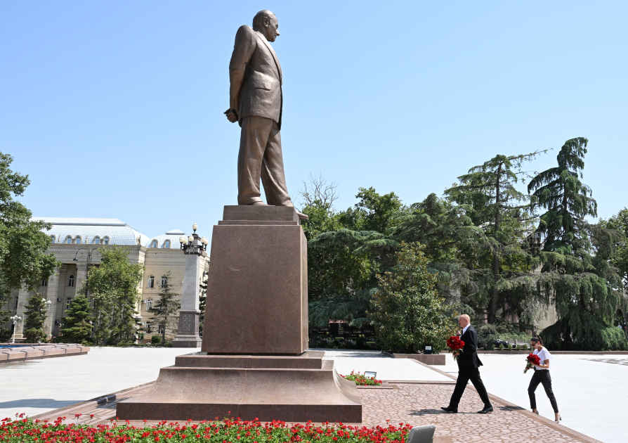 President Ilham Aliyev, First Lady Mehriban Aliyeva visit Ganja (PHOTO)