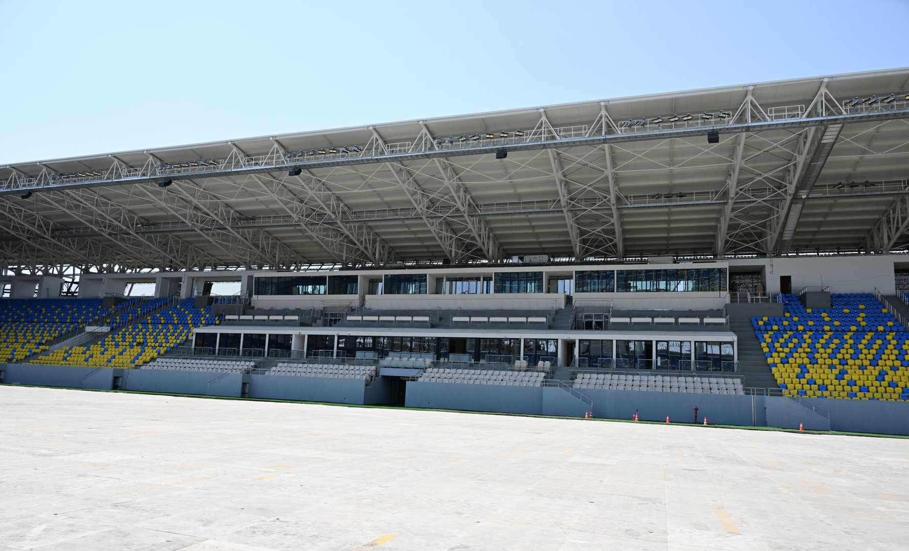 President Ilham Aliyev, First Lady Mehriban Aliyeva inspect construction progress at Ganja city stadium (PHOTO)