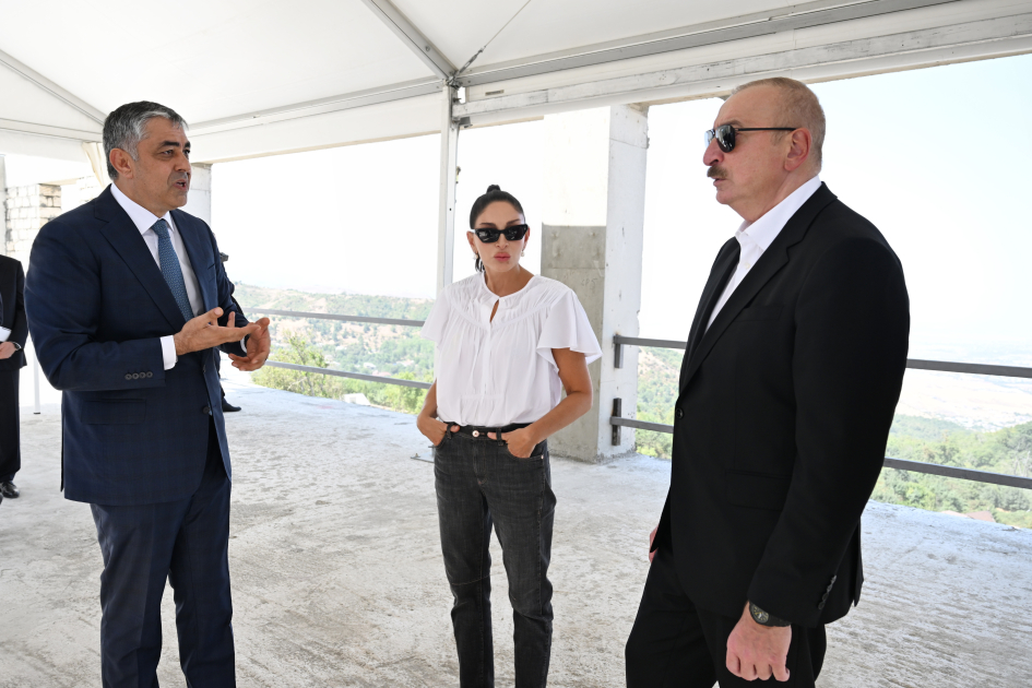 President Ilham Aliyev and First Lady Mehriban Aliyeva inspect construction of Hajikend recreation complex (PHOTO)