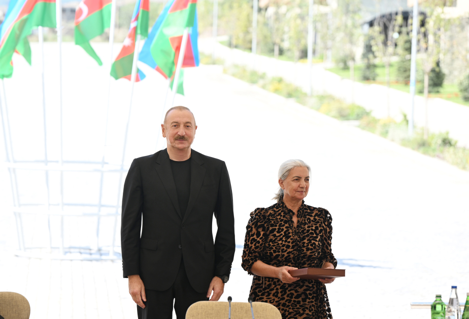 President Ilham Aliyev, First Lady Mehriban Aliyeva meet residents of Kalbajar (PHOTO/VIDEO)