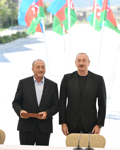 President Ilham Aliyev, First Lady Mehriban Aliyeva meet residents of Kalbajar (PHOTO/VIDEO)