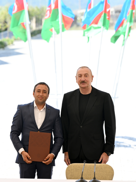 President Ilham Aliyev, First Lady Mehriban Aliyeva meet residents of Kalbajar (PHOTO/VIDEO)