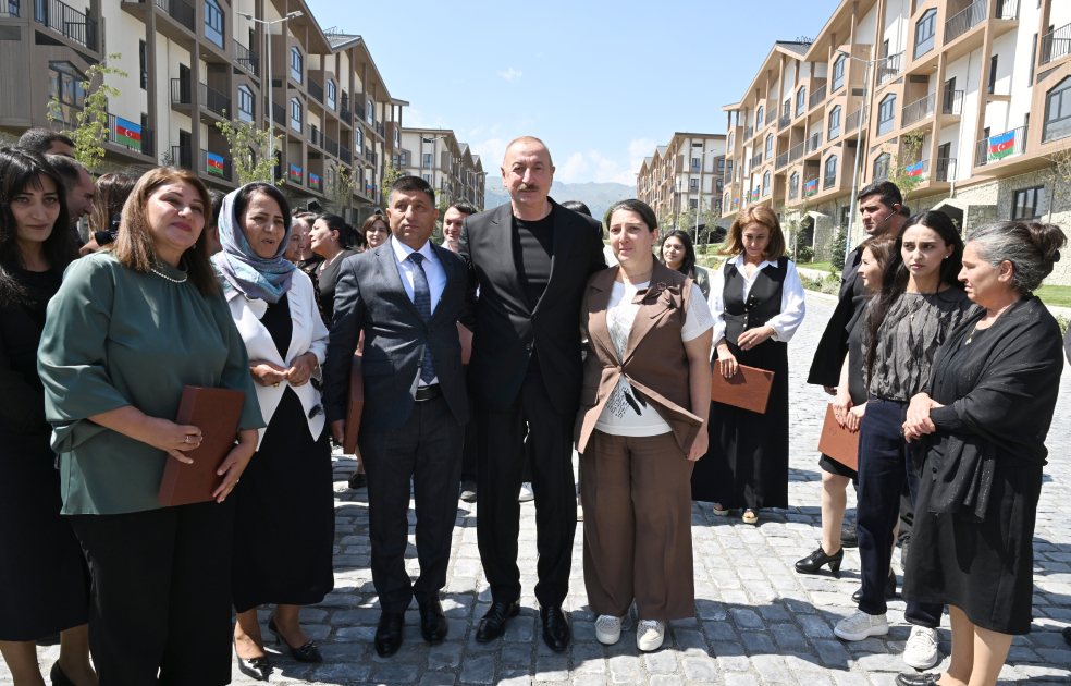 President Ilham Aliyev, First Lady Mehriban Aliyeva meet residents of Kalbajar (PHOTO/VIDEO)