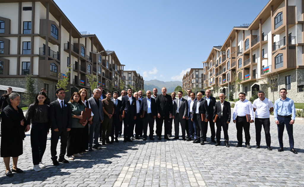 President Ilham Aliyev, First Lady Mehriban Aliyeva meet residents of Kalbajar (PHOTO/VIDEO)