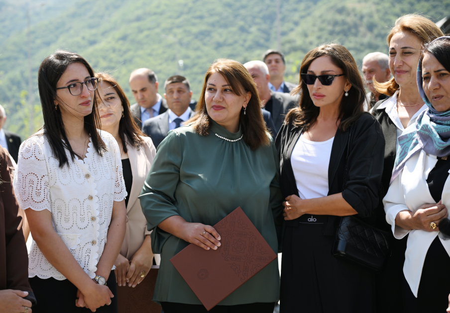 President Ilham Aliyev, First Lady Mehriban Aliyeva meet residents of Kalbajar (PHOTO/VIDEO)