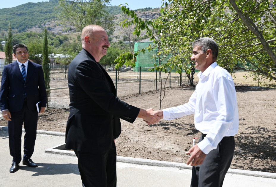 President Ilham Aliyev, First Lady Mehriban Aliyeva review restoration of private houses and infrastructure in Kolatag village of Aghdara (PHOTO/VIDEO)