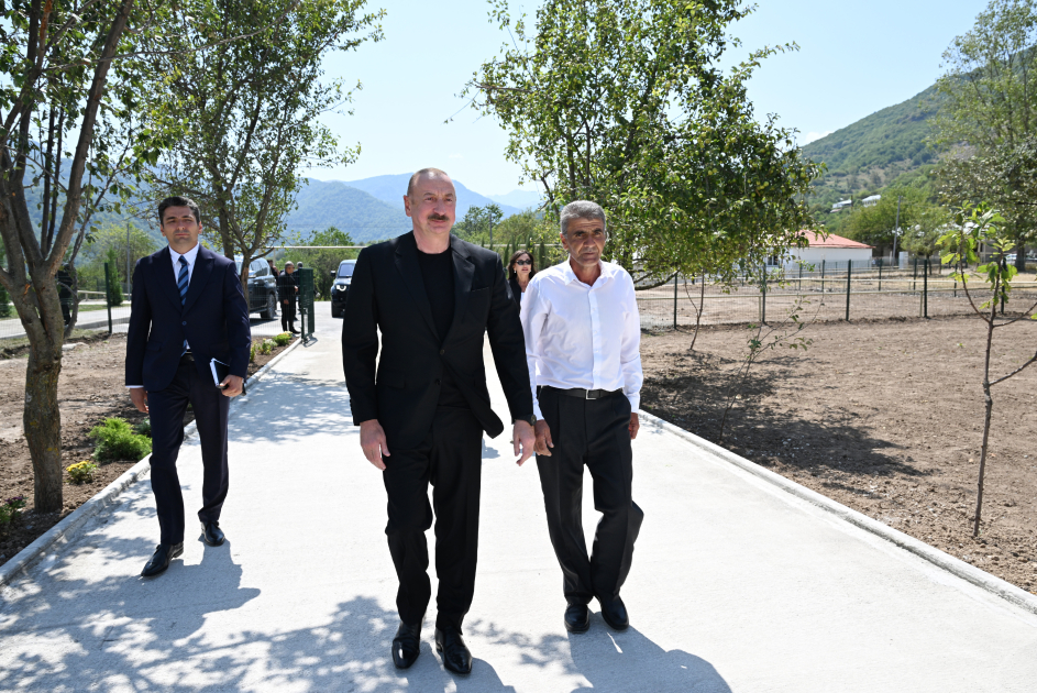 President Ilham Aliyev, First Lady Mehriban Aliyeva review restoration of private houses and infrastructure in Kolatag village of Aghdara (PHOTO/VIDEO)