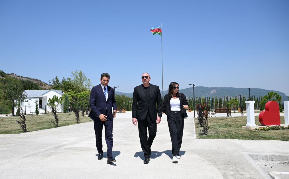 President Ilham Aliyev, First Lady Mehriban Aliyeva review restoration of private houses and infrastructure in Kolatag village of Aghdara (PHOTO/VIDEO)