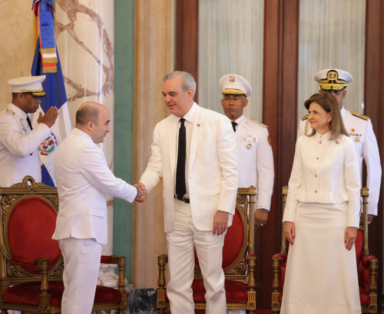 Azerbaijani Ambassador presents his credentials to Dominican President (PHOTO)
