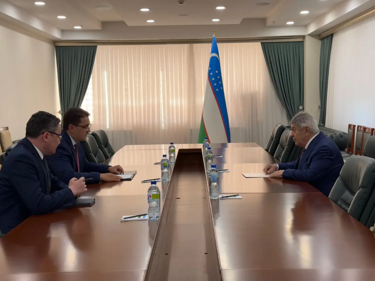 Uzbek-Azerbaijani summit agreements reviewed in Tashkent