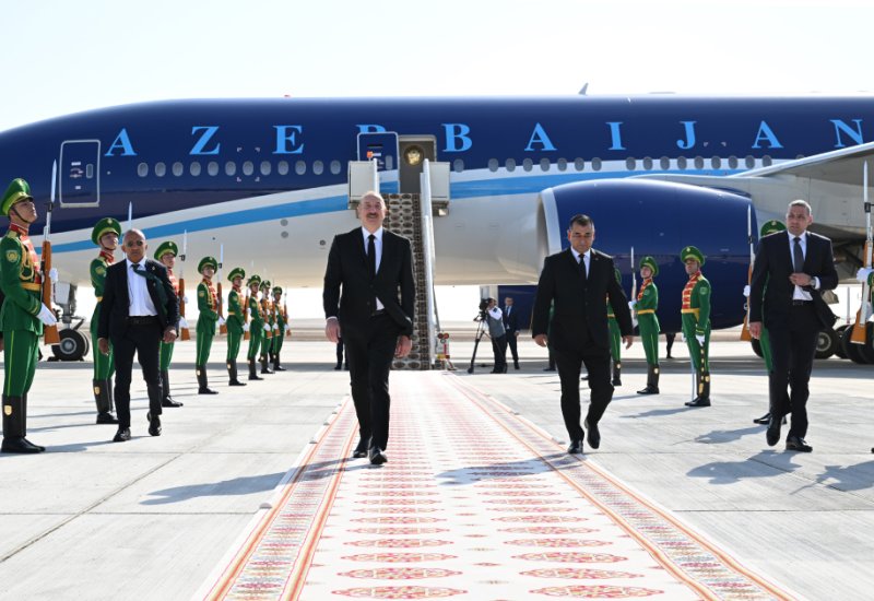 President Ilham Aliyev arrives in Turkmenistan on working visit (PHOTO)
