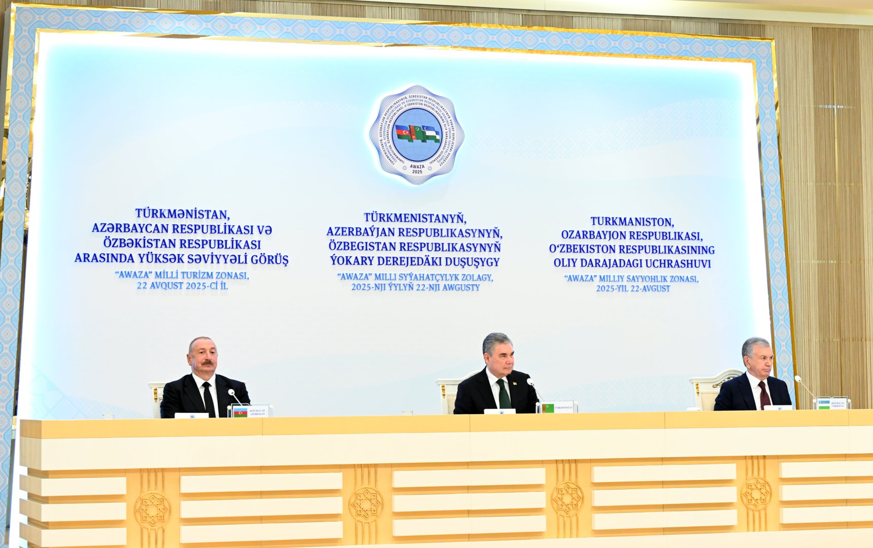 President Ilham Aliyev, Gurbanguly Berdimuhamedov, Shavkat Mirziyoyev attend document signing ceremony (PHOTO)