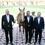 President Ilham Aliyev presented with Akhal-Teke horse (PHOTO/VIDEO)