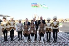 President Ilham Aliyev presented with Akhal-Teke horse (PHOTO/VIDEO)