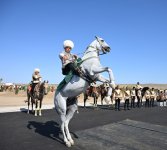 President Ilham Aliyev presented with Akhal-Teke horse (PHOTO/VIDEO)