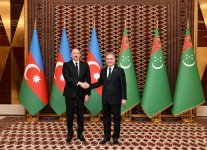 President Ilham Aliyev, Gurbanguly Berdimuhamedov hold one-on-one meeting (PHOTO)
