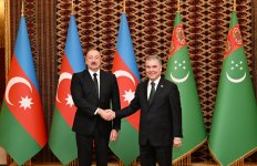 President Ilham Aliyev, Gurbanguly Berdimuhamedov hold one-on-one meeting (PHOTO)