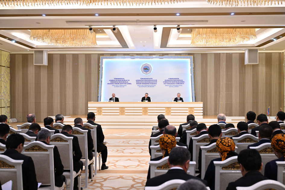 President Ilham Aliyev, Gurbanguly Berdimuhamedov, Shavkat Mirziyoyev make joint press statement in Turkmenbashi (PHOTO)