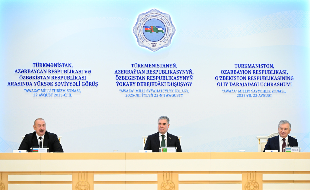 President Ilham Aliyev, Gurbanguly Berdimuhamedov, Shavkat Mirziyoyev make joint press statement in Turkmenbashi (PHOTO)