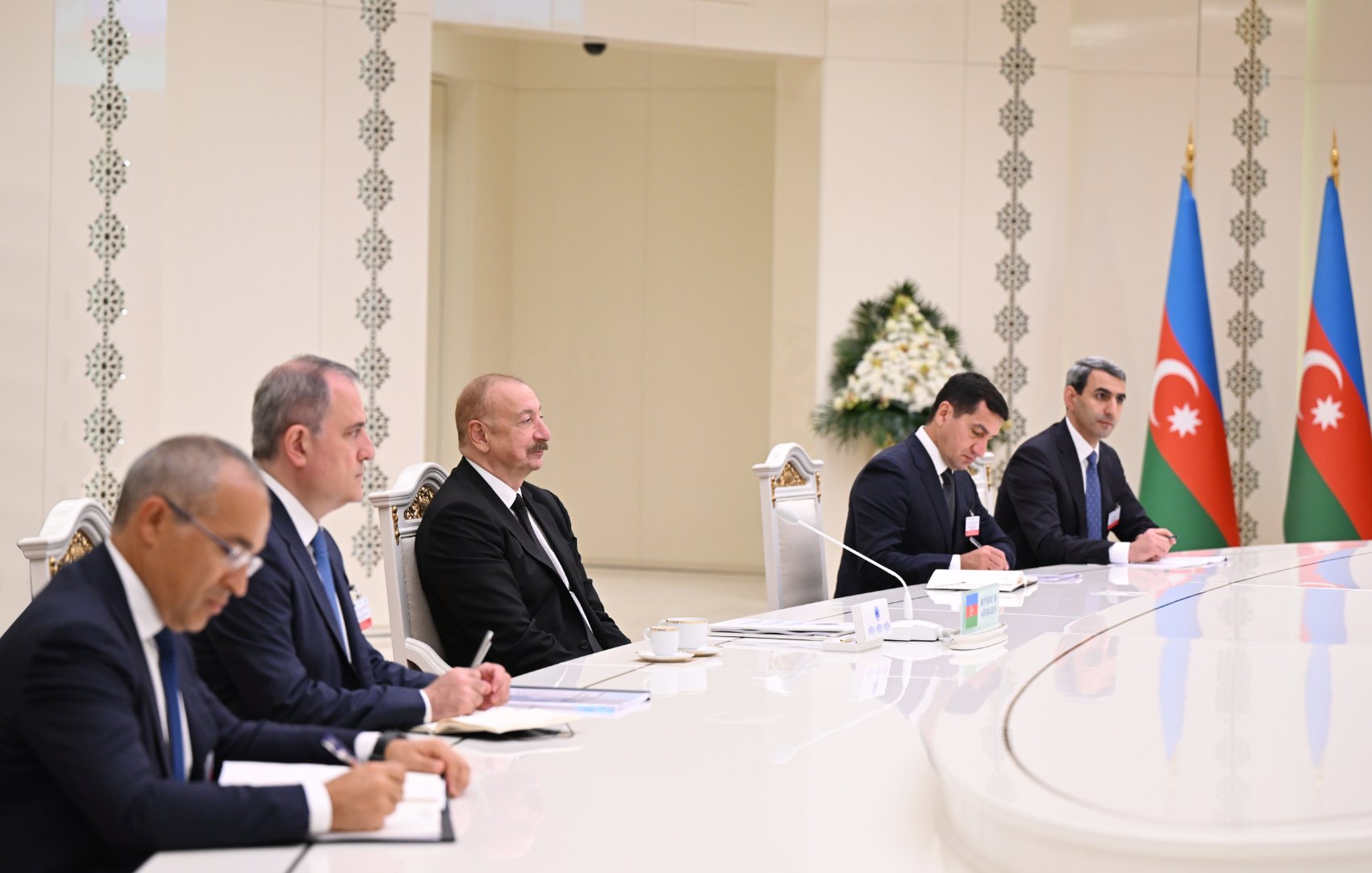President Ilham Aliyev, Gurbanguly Berdimuhamedov hold expanded meeting (PHOTO)