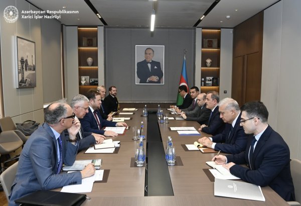 Azerbaijani FM meets UK's Stephen Doughty (PHOTO)