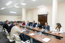 Azerbaijani Media Dev't Agency hosts meeting with Romanian delegation (PHOTO)