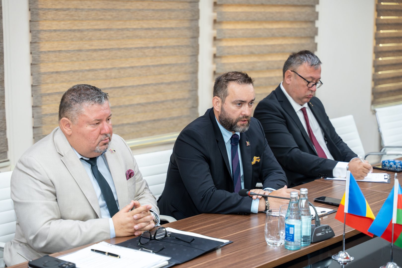 Azerbaijani Media Dev't Agency hosts meeting with Romanian delegation (PHOTO)