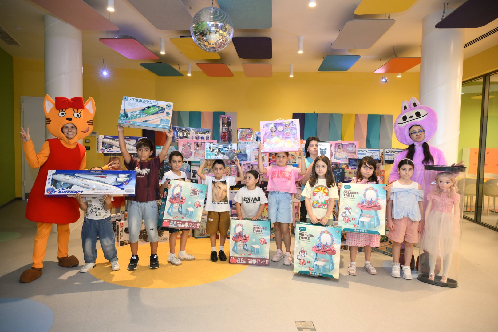 Heydar Aliyev Foundation organizes another entertainment event for children (PHOTO)