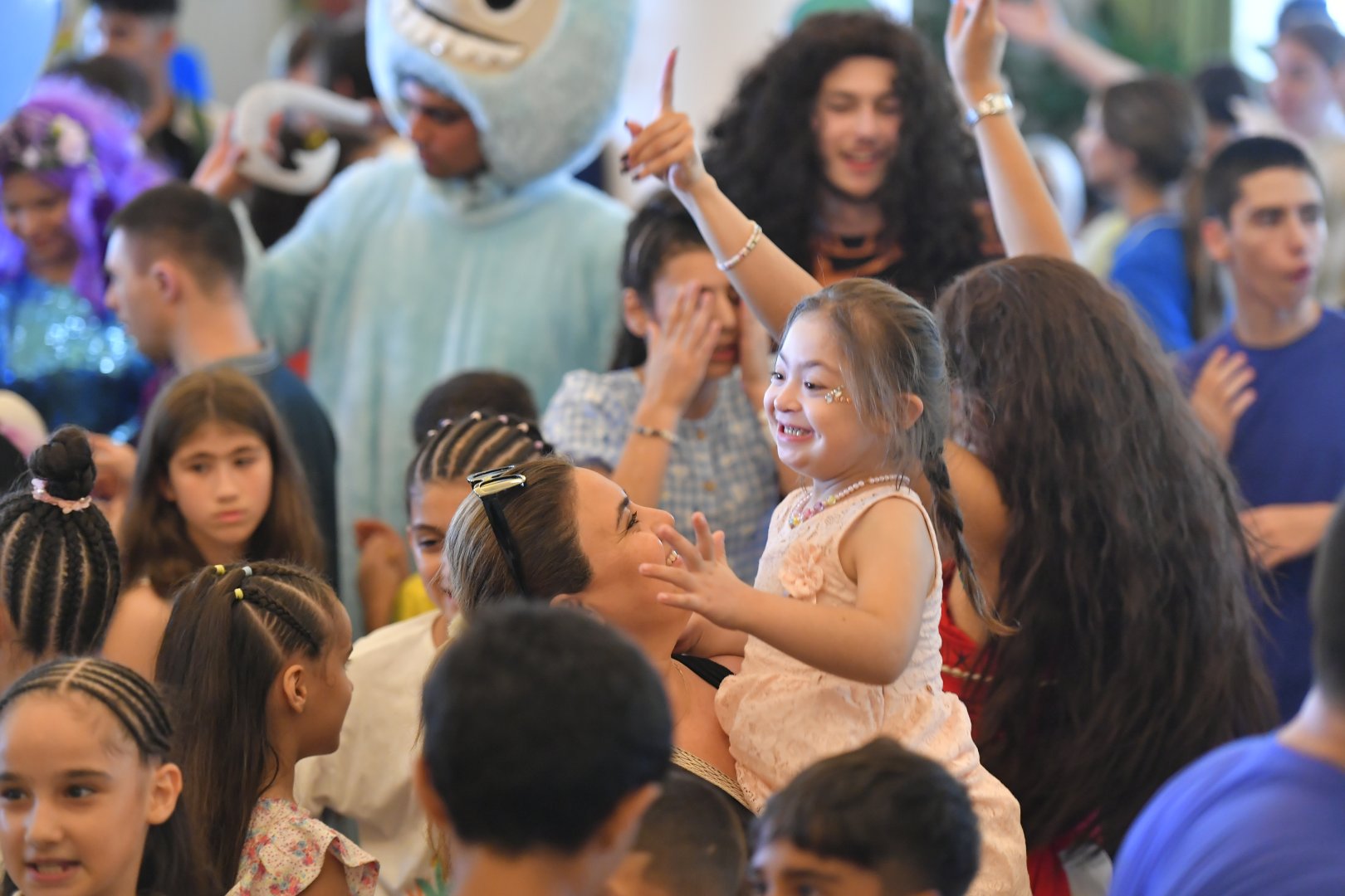 Heydar Aliyev Foundation organizes another entertainment event for children (PHOTO)
