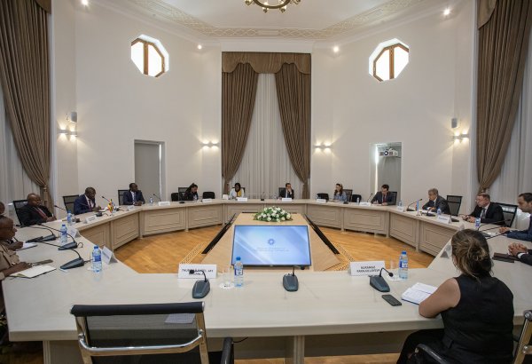 Azerbaijan, Uganda explore avenues for energy cooperation