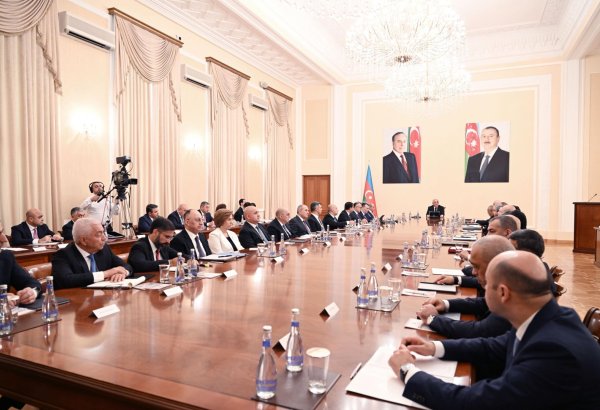 President Ilham Aliyev’s Washington visit sparks special meeting of Azerbaijani Cabinet (PHOTO)