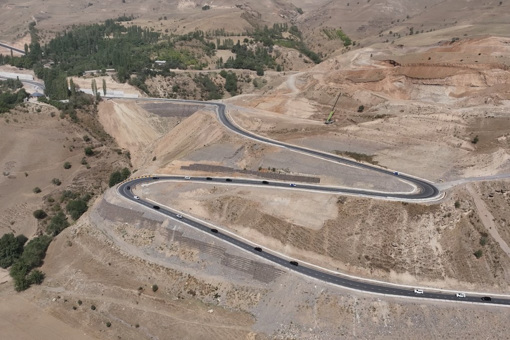 Tajikistan inaugurates ADB-supported Obigarm-Nurobod road