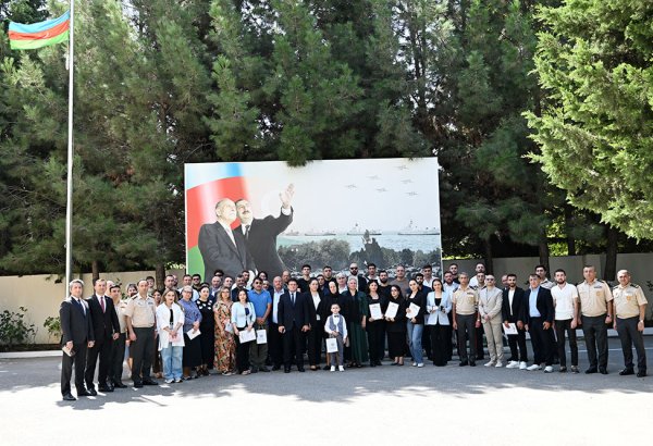 Azerbaijan commemorates families of martyred media workers with medals