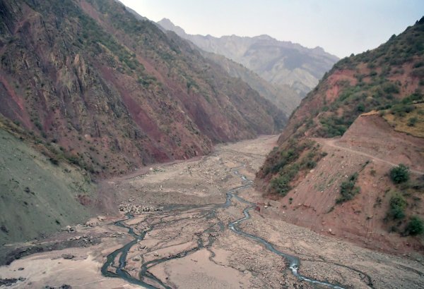 Tajikistan taps global financial institutions to push Rogun HPP forward