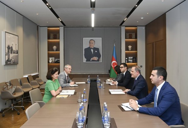 French Ambassador concludes diplomatic mission in Azerbaijan (PHOTO)