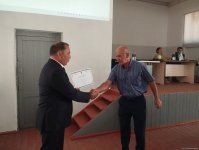 Azerbaijan’s Ballija village honors returning residents with agricultural certificates (PHOTO)