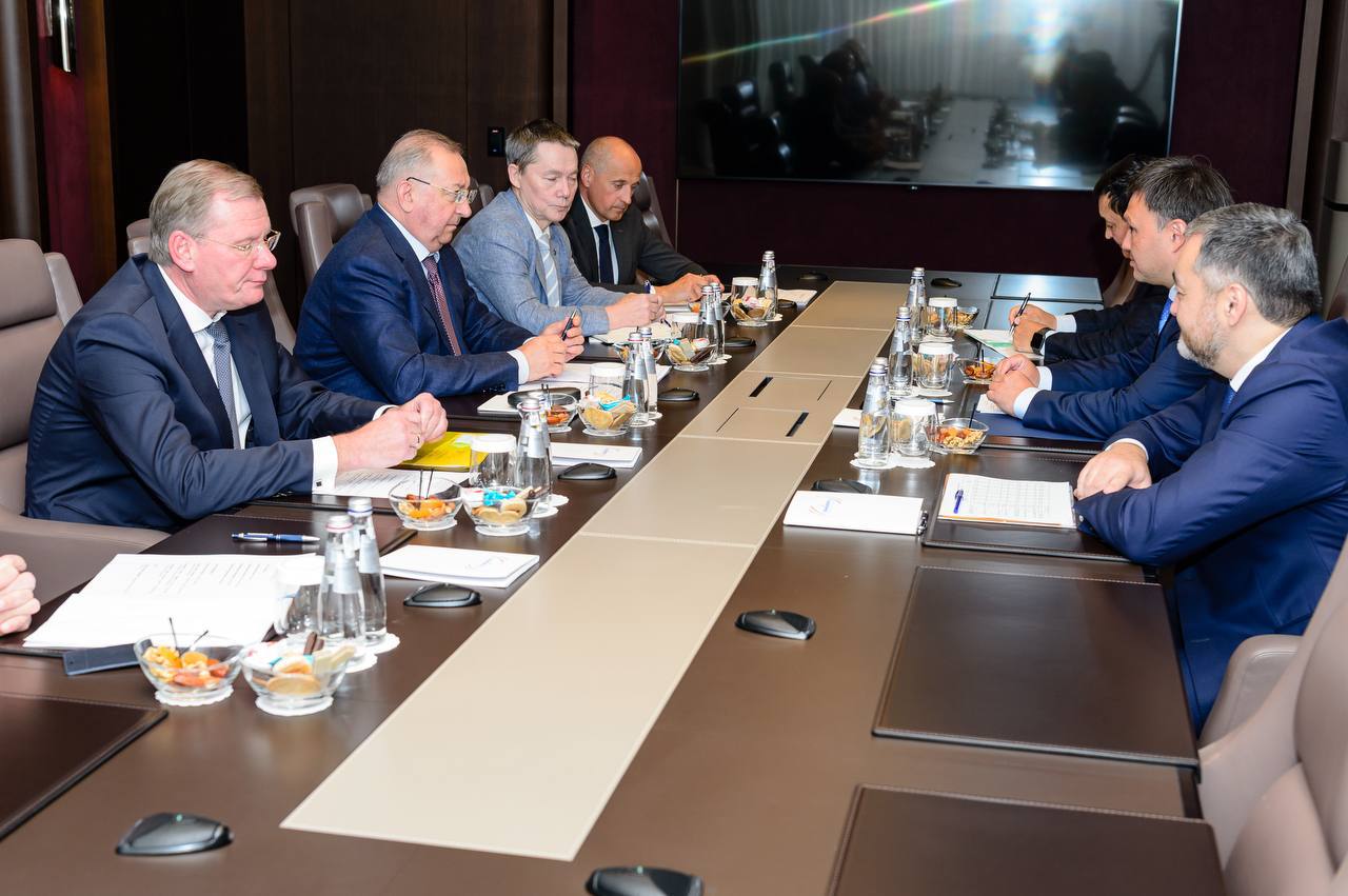 KazMunayGas, Russia's Transneft discuss expansion of oil transportation co-op
